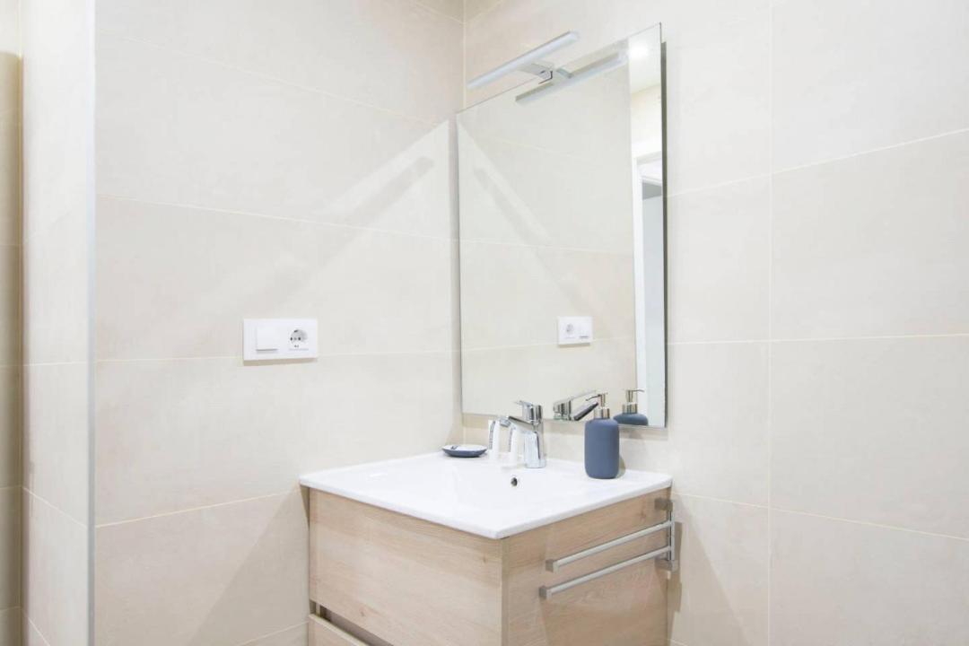 Cruz Apartment Madrid Exterior photo